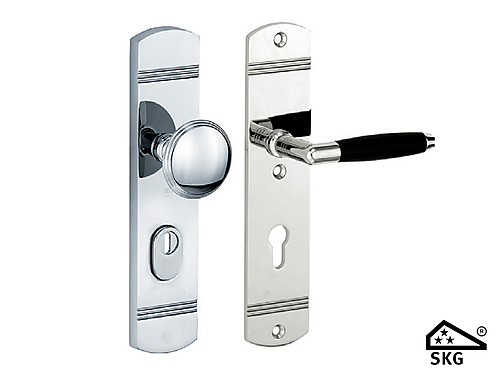 Buitendeur beslag op schilden - Ton Ebben (fr)